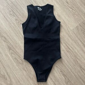 💗NWOT💗 Amazon Plunging Body Shaping Bodysuit